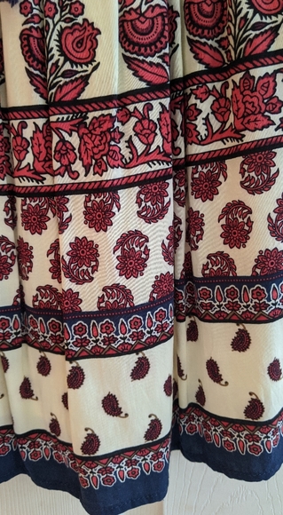 Strapless Ruffle Paisley dress - Picture 3 of 3